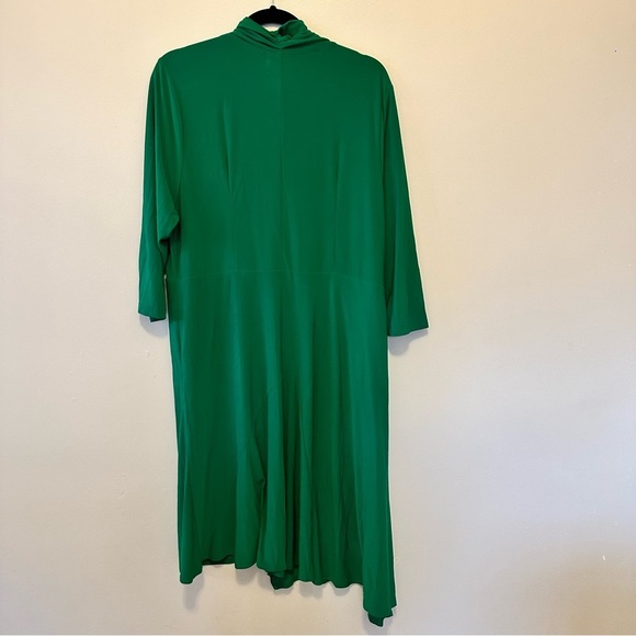 IGIGI Plus Size Asymmetrical Green Dress with Black Belt - Picture 3 of 9